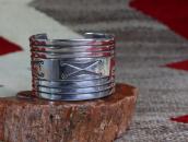 Attr.to【NAVAJO GUILD】Chiseled Ingot Silver Wide Cuff c.1935～