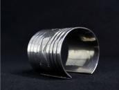 Attr.to【NAVAJO GUILD】Chiseled Ingot Silver Wide Cuff c.1935～