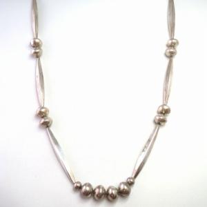 【Joe H. Quintana】 Cochiti Vintage Silver Bead Long Necklace
