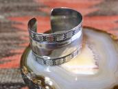 Vtg Attributed to【NAVAJO GUILD】 Stamped Wide Cuff  c.1940