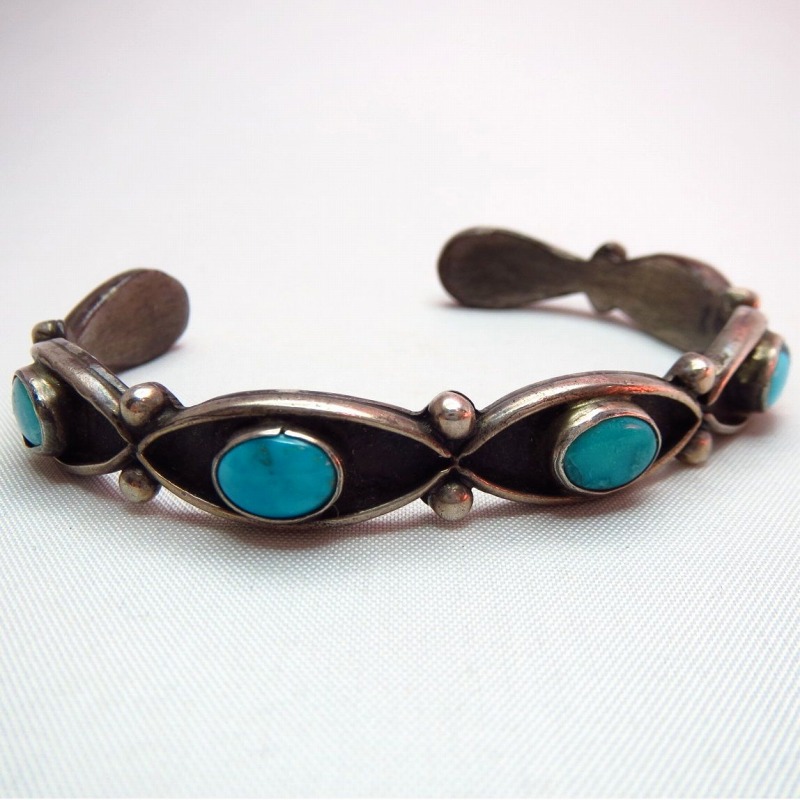 Vintage Zuni or Navajo Eye Shape Cuff w/Turquoise