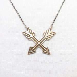 Vintage Crossed Arrows Small Fob Silver Necklace  c.1950～