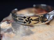 Atq Navajo Shell Repouse & 卍 Stamped Silver Cuff  c.1925～