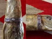 Atq Navajo Shell Repouse & 卍 Stamped Silver Cuff  c.1925～