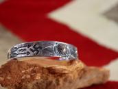 Atq Navajo Shell Repouse & 卍 Stamped Silver Cuff  c.1925～