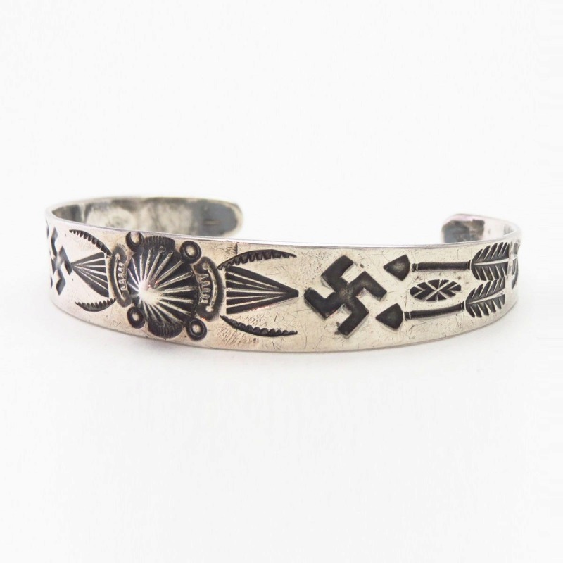 Atq Navajo Shell Repouse & 卍 Stamped Silver Cuff  c.1925～