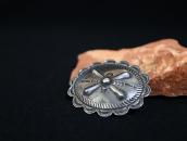 ビンテージインディアンジュエリー ナバホパール ピンブローチ コンチョ ボタン アロー刻印 意味 卍 リポウズ