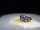 Atq Navajo 卍 & Crossed Arrows Stamped Silver Ring c.1925～