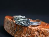 Atq Navajo 卍 T-bird Stamped Arrow Band Cuff in Silver c.1930