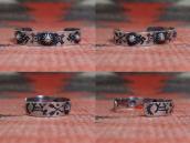 【Arrow Novelty】Repouse & 卍 Stamped Coin Silver Cuff  c.1925～