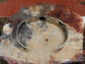 【Arrow Novelty】Repouse & 卍 Stamped Coin Silver Cuff  c.1925～