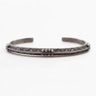 Atq Navajo Stamped Triangle & Twisted Wires Cuff  c.1930～ ①