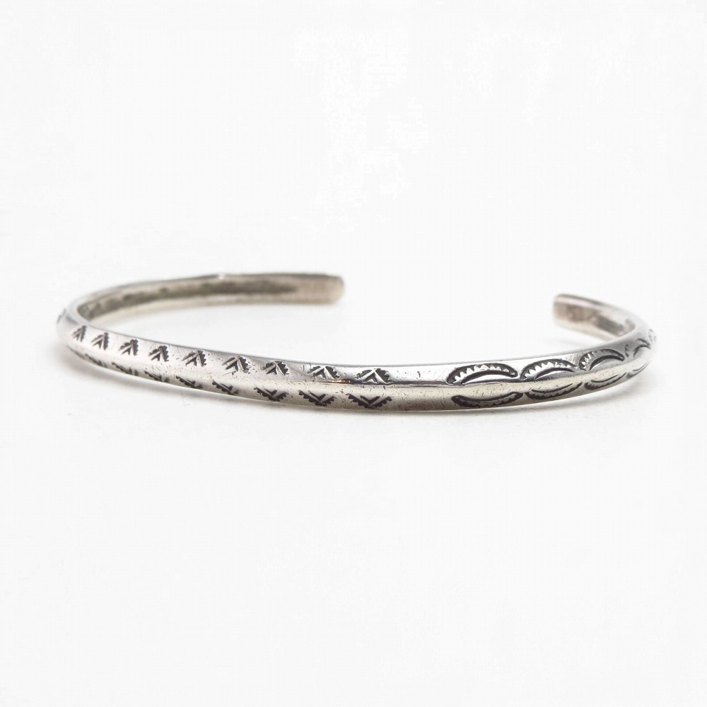 Atq Navajo Stamped Coin Silver Narrow Triangle Cuff c.1925～