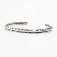 Atq Navajo Stamped Coin Silver Narrow Triangle Cuff c.1925～