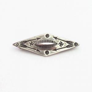 Atq 卍 & Arrows Stamped Diamond Shape Small Pin Brooch c.1930