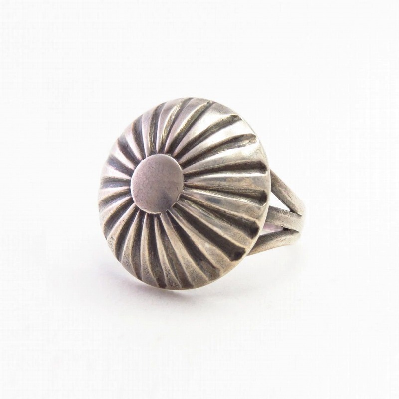 Attr. to【Ike Wilson】Burst Stamped Concho Face Ring  c.1935～