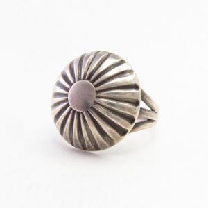 Attr. to【Ike Wilson】Burst Stamped Concho Face Ring  c.1935～