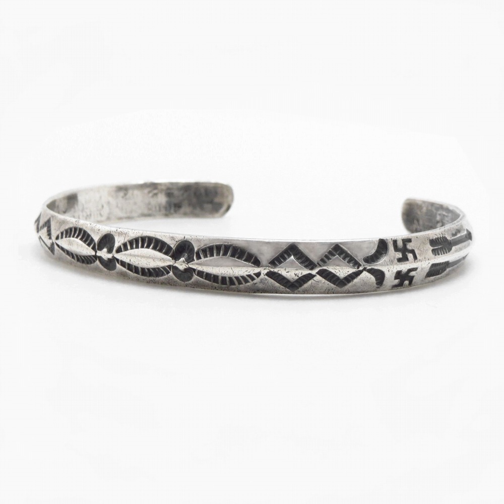 Antique Navajo 卍 & Arrows Stamped Triangle Wire Cuff  c.1930