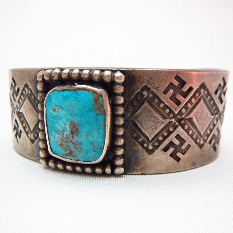 Antique 卍 Stamped Ingot Cuff w/Square TQ c.1915～