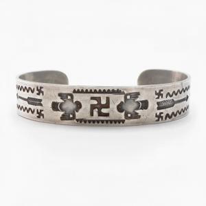 Antique Navajo 卍 & T-birds Stamped Ingot Silver Cuff c.1920～