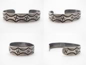 Atq Navajo 卍/Whirling Logs Stamped Ingot Silver Cuff c.1925～