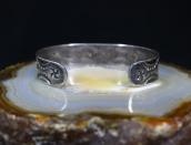 Atq Navajo 卍/Whirling Logs Stamped Ingot Silver Cuff c.1925～