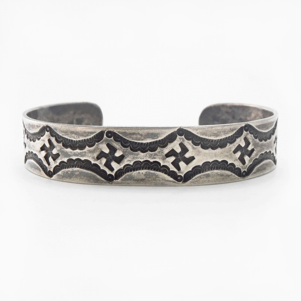 Atq Navajo 卍/Whirling Logs Stamped Ingot Silver Cuff c.1925～