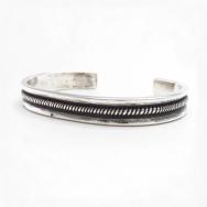 Attr. to【NAVAJO GUILD】Chiseled Ingot Silver Cuff c.1940～  ➁