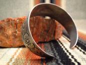 Antique Arrow & 卍 Stamped Silver Cuff Bracelet  c.1925～