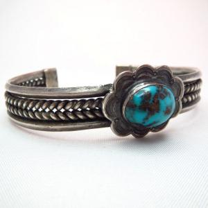 Vintage Twistedwire Cuff w/Blue Diamond TQ  c.1950