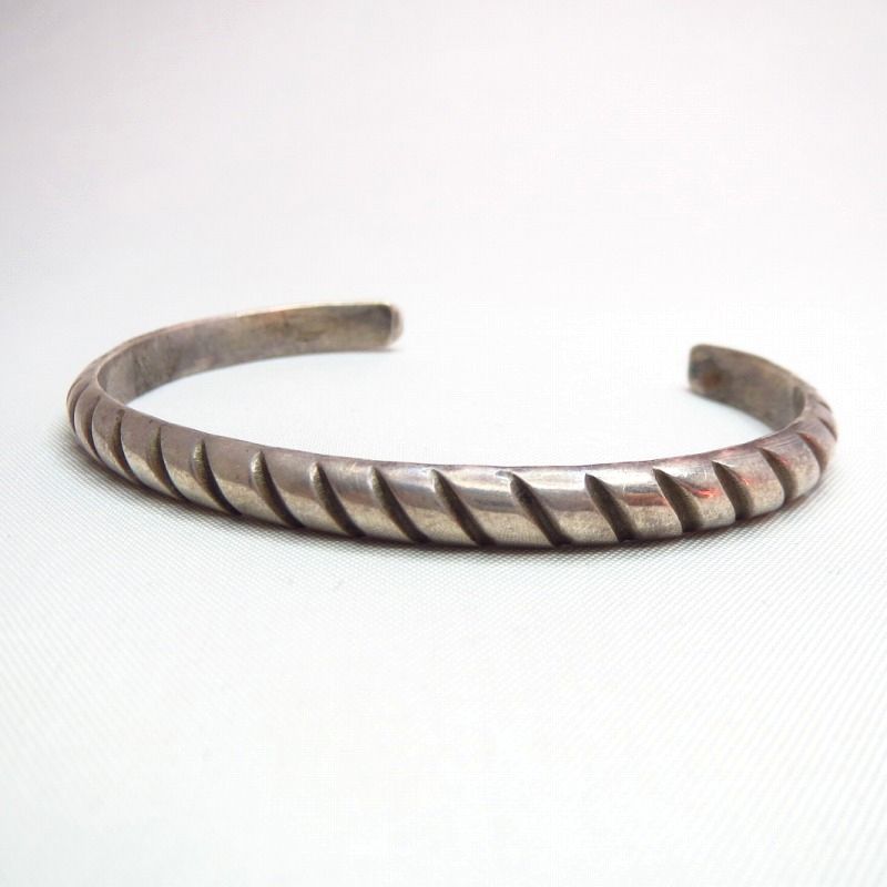 Vintage Navajo Engraving Silver Narrow Cuff c.1950