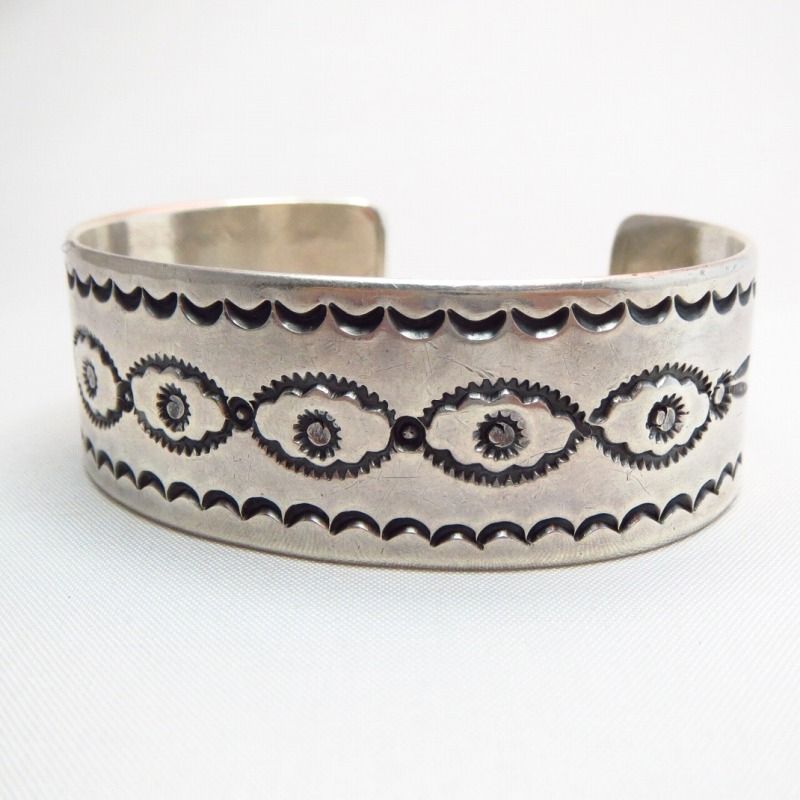 【NAVAJO GUILD】 Vintage Stamped Silver Cuff Bracelet  c.1945～