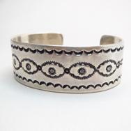 【NAVAJO GUILD】 Vintage Stamped Silver Cuff Bracelet  c.1945～