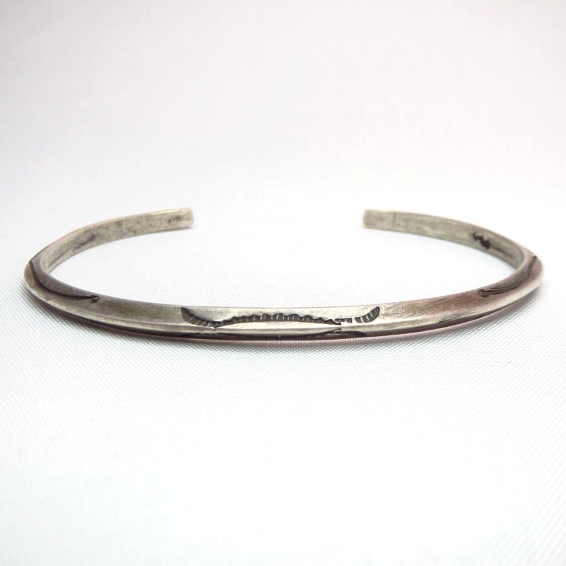 Antique Stamped Narrow Triangle Wire Cuff  c.1920～
