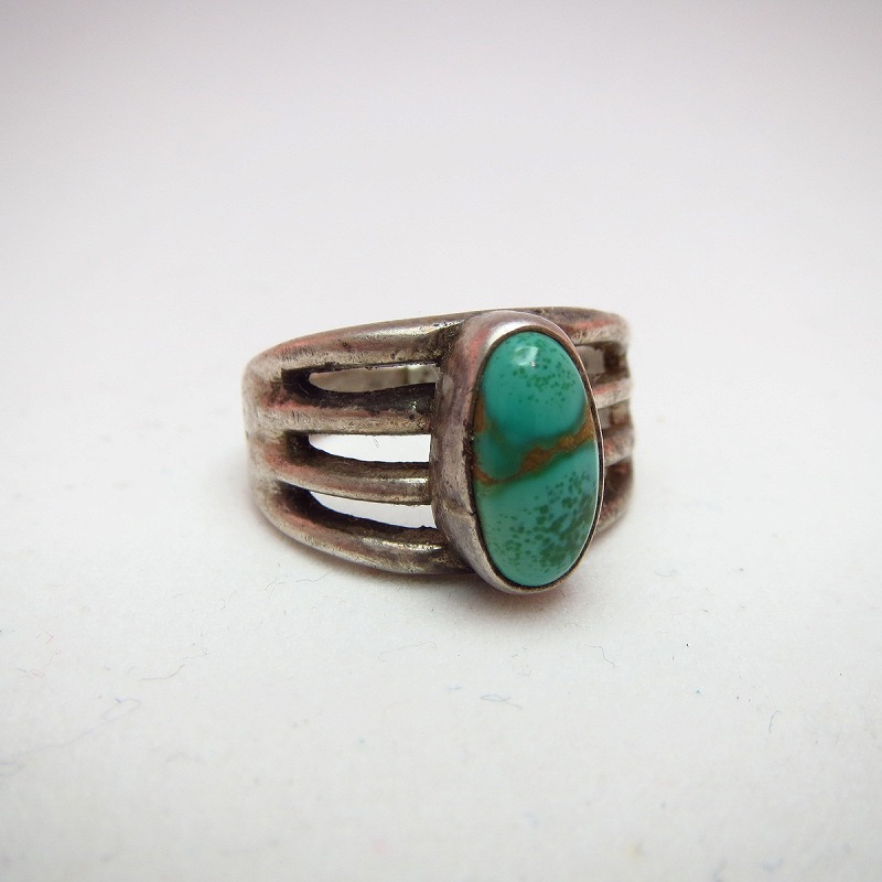 Vintage Cast Split Ring with Turquoise  c.1950～