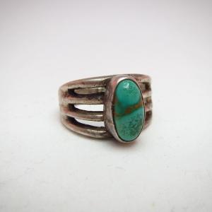 Vintage Cast Split Ring with Turquoise  c.1950～