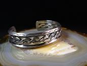 Atq【IH】Coin Silver Flat Twisted & Triangle Wires Cuff c.1930