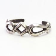 Vintage Navajo Stamped Sandcast Silver Cuff  c.1940～