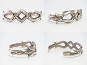 Vintage Navajo Stamped Sandcast Cuff in Silver  c.1940～