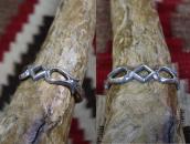 Vintage Navajo Stamped Sandcast Cuff in Silver  c.1940～