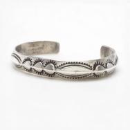 【Jack Adakai】Navajo Vtg Stamped Triangle Wire Cuff  c.1960