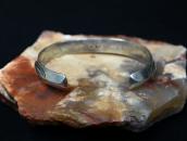 【Jack Adakai】Navajo Vtg Stamped Triangle Wire Cuff  c.1960