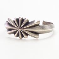 Vintage Navajo Sand Cast Burst Design Cuff in Silver c.1940～