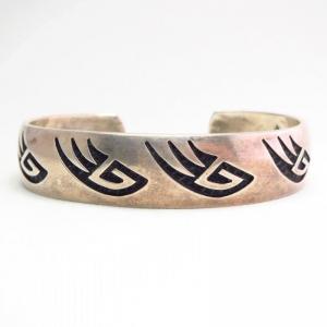 【Bernard Dawahoya】 Bear Track Overlay Cuff Bracelet  c.1975～