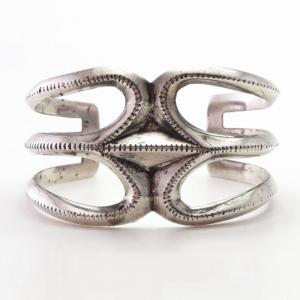 Antique Navajo Stamped Sand Cast Silver Cuff c.1920～