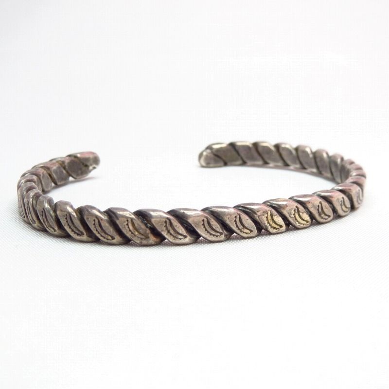 Vintage Stamped Twisted Silver Wire Cuff  c.1940～