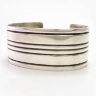 【Frank Patania Jr.】Lined Silver Wide Cuff Bracelet  in 2017