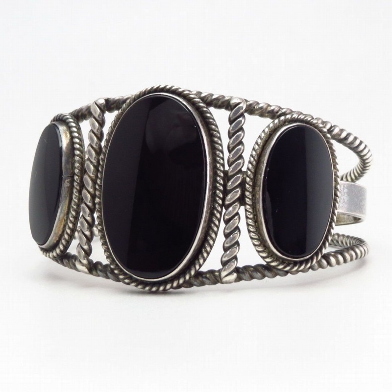 【GARDEN OF THE GODS】 Antique Silver Cuff w/Three Onyx c.1940