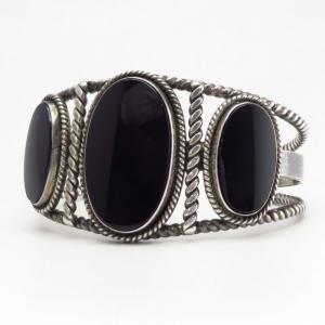 【GARDEN OF THE GODS】 Antique Silver Cuff w/Three Onyx c.1940