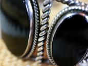 【GARDEN OF THE GODS】 Antique Silver Cuff w/Three Onyx c.1940